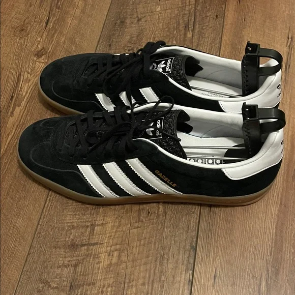 Black and white adidas men’s size 11